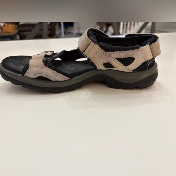 ECCO Women's Black and Cream Sandals - Picture 8 of 12